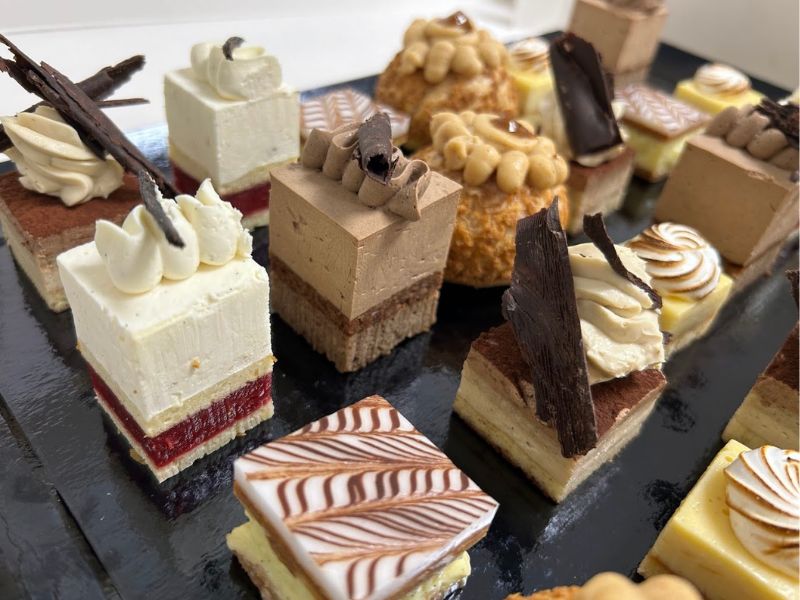 Une Histoire Sans Faim boutique traiteur pâtissier par Clément Charlier vice champion du monde traiteur dans le Vaucluse, Luberon, PACA